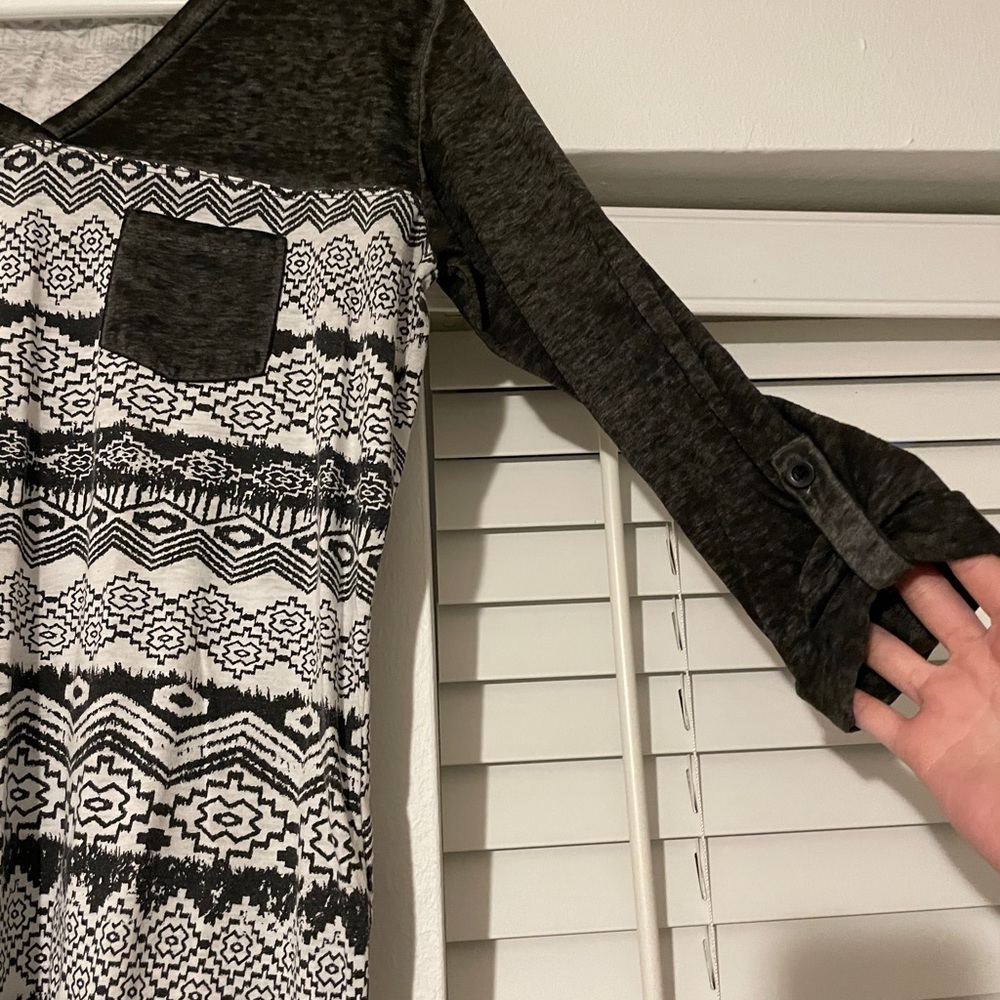 Roxy Patterned Top - Picture 3 of 4